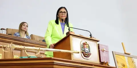 Venezuela Opens Oil Industry to Foreign Investment, Seeks Warmer US Ties